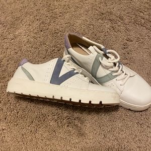 NWOT Vionic Simasa Leather Sneaker Size 7.5